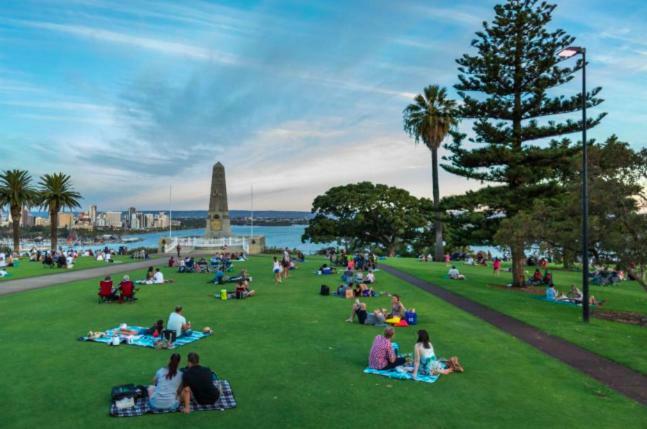 The Churchill Apartamento Perth Exterior foto